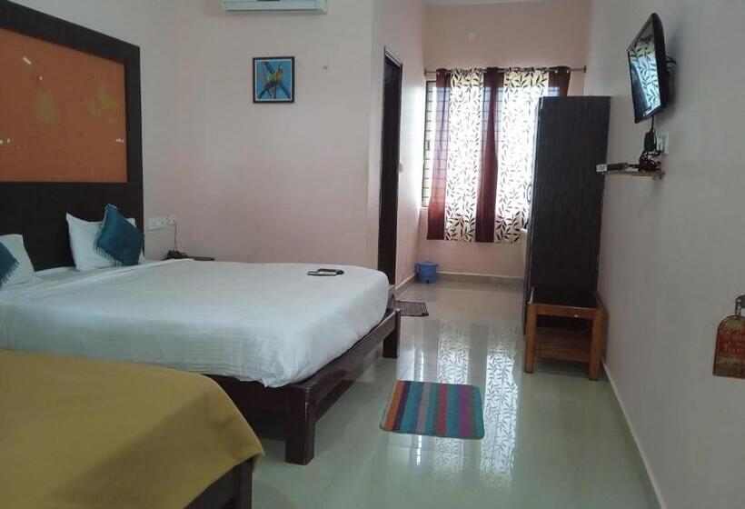 豪华三人间, Grand Jp Inn Near 2 Km From Gundlupet Bus Stand