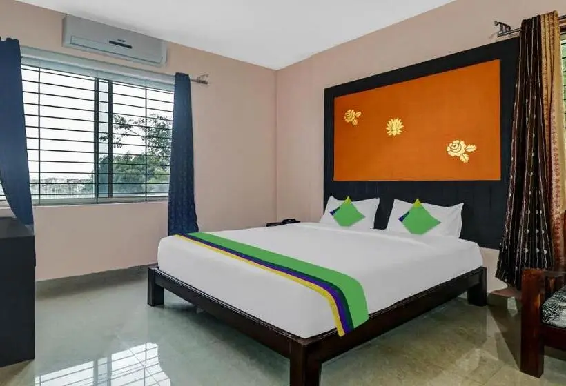 キングサイズベッドのスタンダードルーム, Grand Jp Inn Near 2 Km From Gundlupet Bus Stand