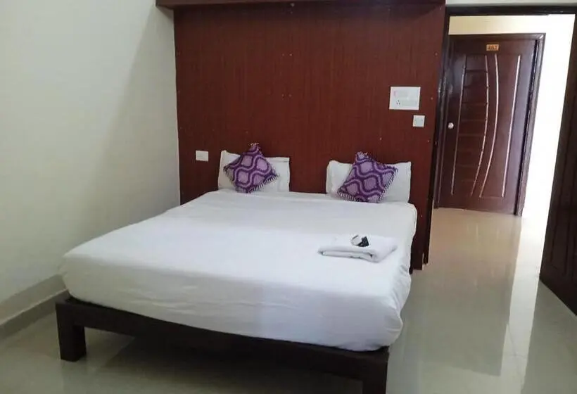 デラックスルーム, Grand Jp Inn Near 2 Km From Gundlupet Bus Stand