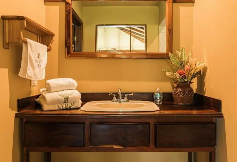 اتاق لوکس با چشم‌انداز دریا, Kunken Boutique