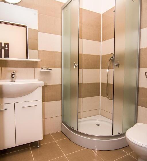 Quarto Estandar, Vila Km 0