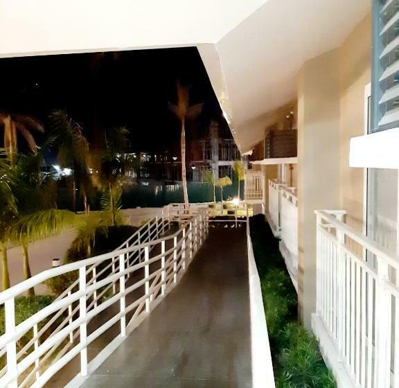 استودیوی استاندارد, Ania Summer Rooms