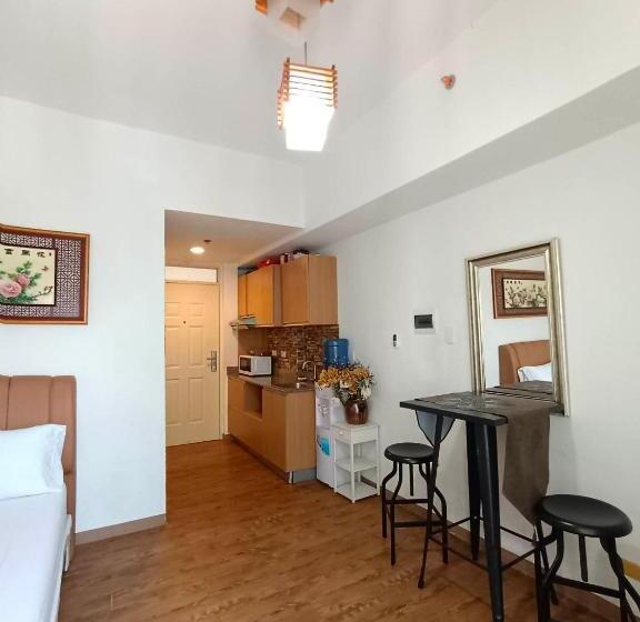 استودیوی استاندارد, Ania Summer Rooms