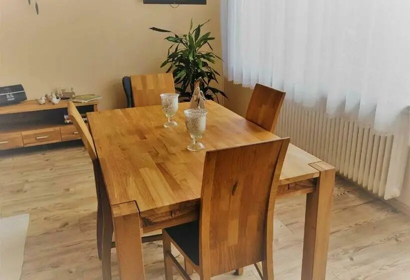 テラス付き１ベッドルームアパートメント, Ferienwohnung Rombachs Spatzennest