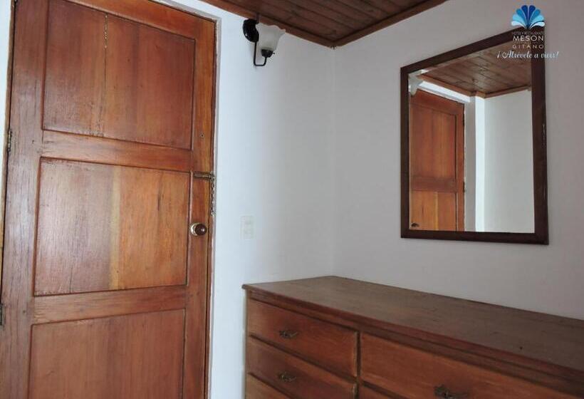 패밀리 룸, Y Restaurante Mesón Del Gitano