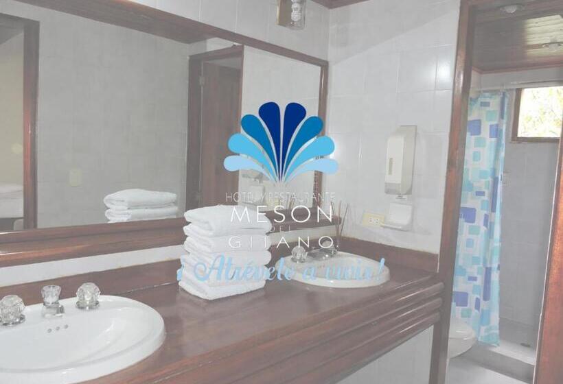 패밀리 룸, Y Restaurante Mesón Del Gitano