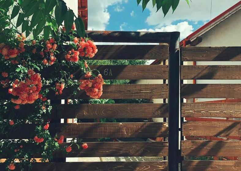 Стандартный внешний трехместный номер с ванной комнатой, Casa Cu Smochin | House With The Fig