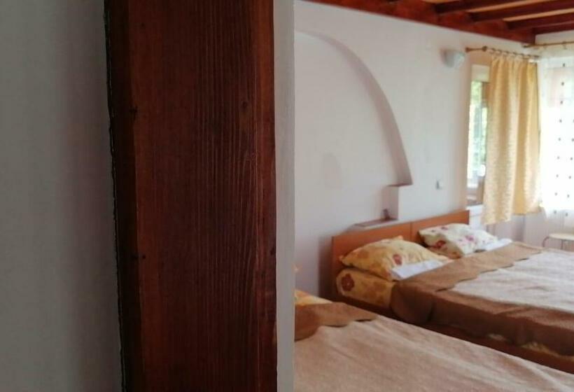 エコノミー4人部屋, Casa Ddm Daniel