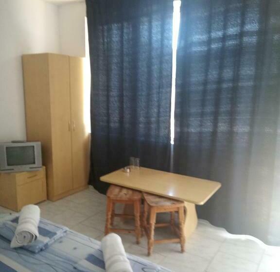 غرفة قياسية, Despina