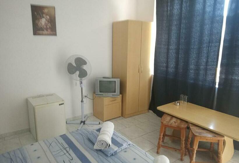 غرفة قياسية, Despina