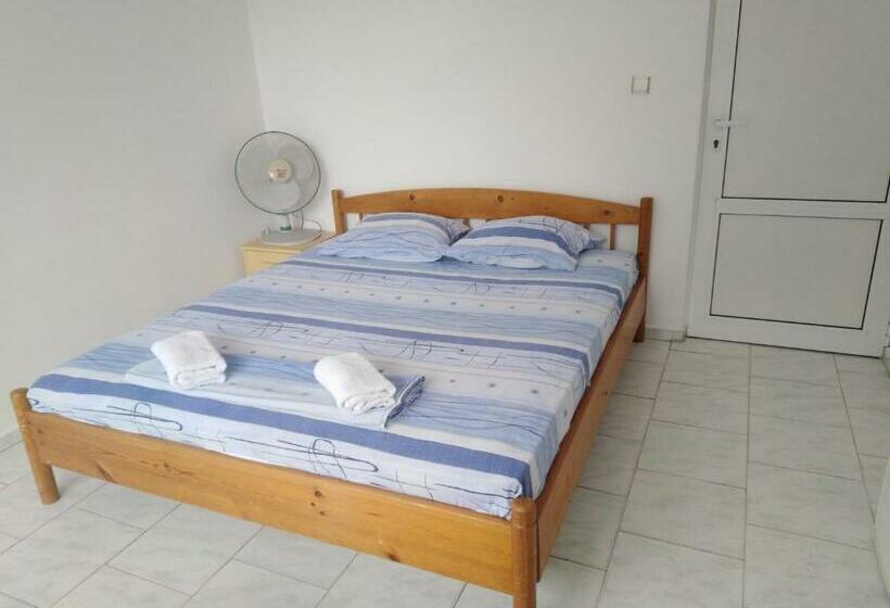 غرفة قياسية, Despina