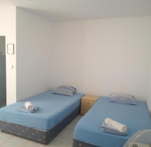 غرفة قياسية, Despina