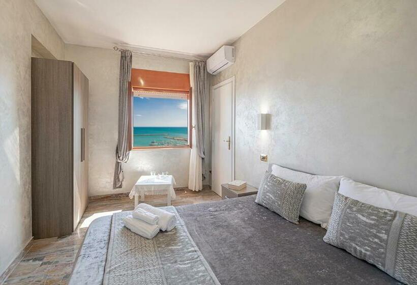 חדר דלוקס נוף לים, Domus Aurea