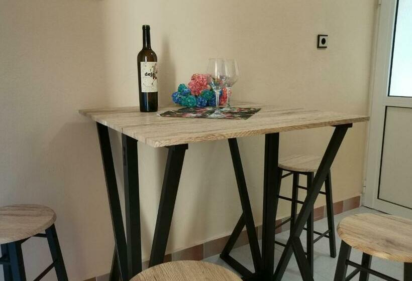 Апартаменты 1 Спальня с Балконом, Guest House 51