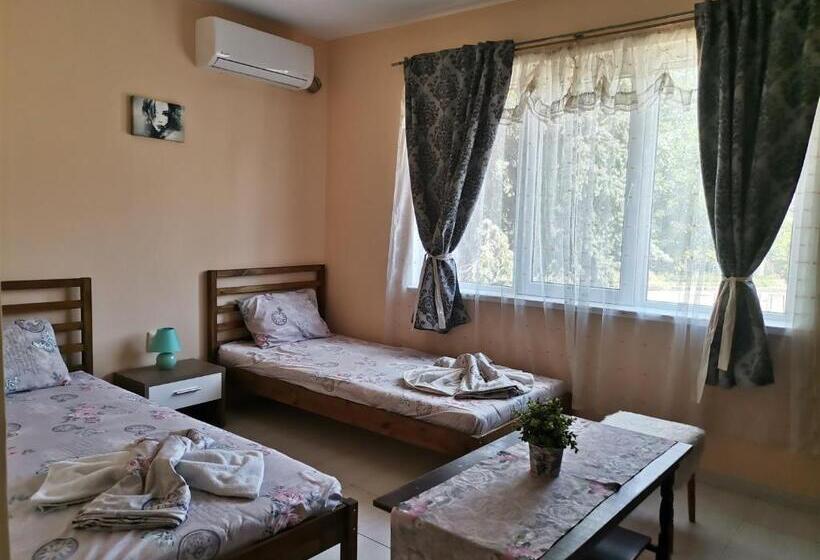 Номер Стандарт, Guest House 51
