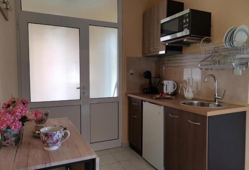 패밀리 스위트, Guest House 51