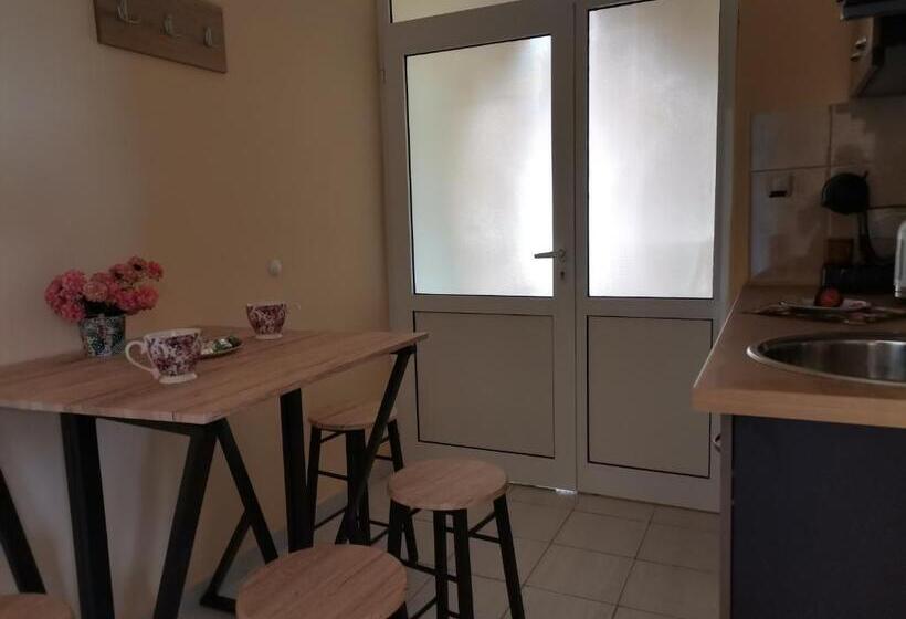 패밀리 스위트, Guest House 51