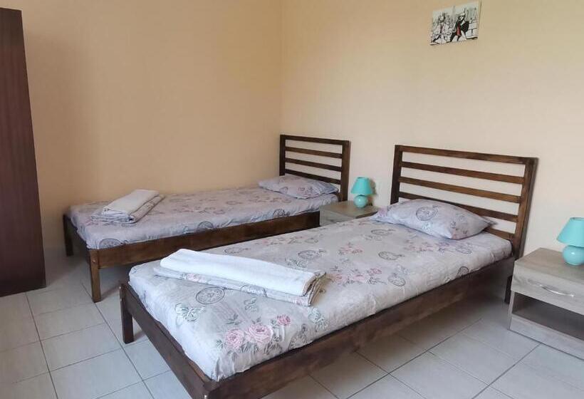 패밀리 스위트, Guest House 51