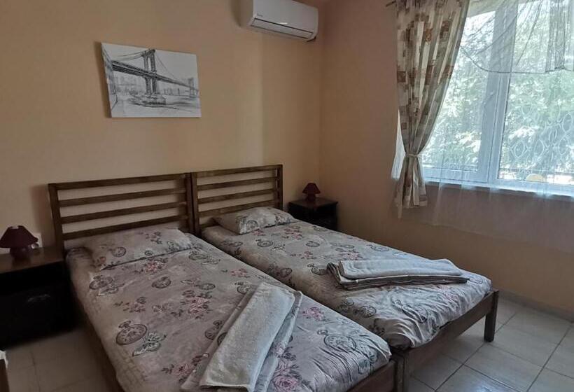 패밀리 스위트, Guest House 51