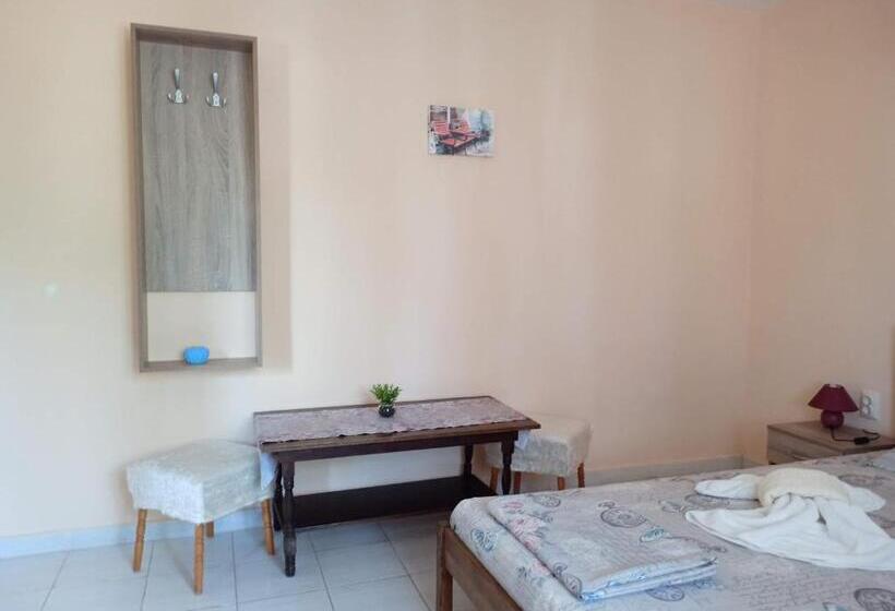 패밀리 스위트, Guest House 51