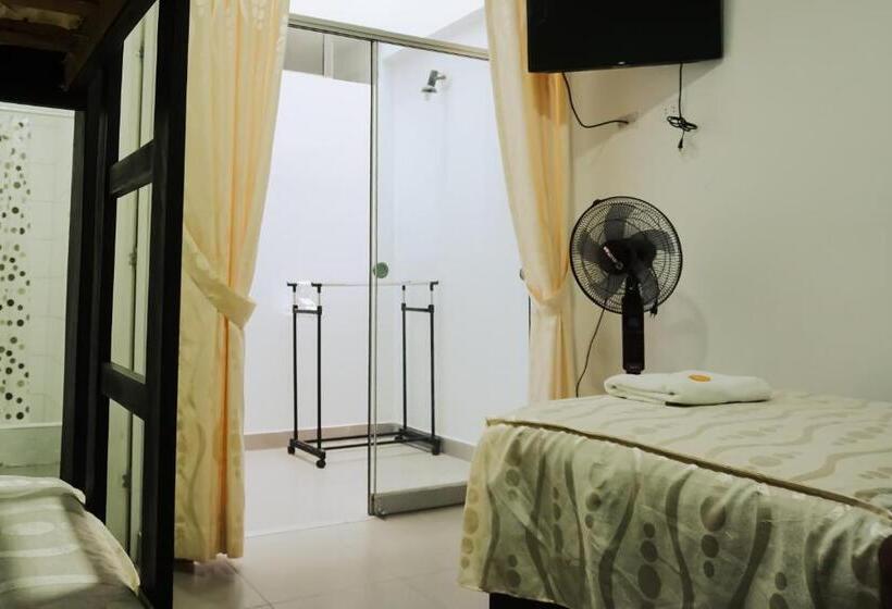 חדר סטנדרט לשלושה, Hospedaje El Velero