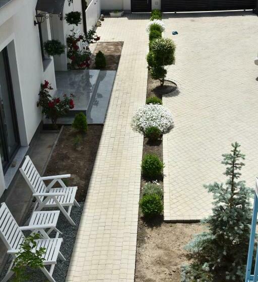 Habitació Superior, Memangalia