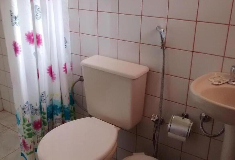 شقة غرفتين, Pouso Do Elefante