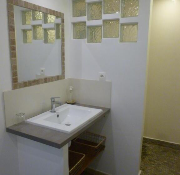 스위트, Chambre D Hôtes Lou Couradou