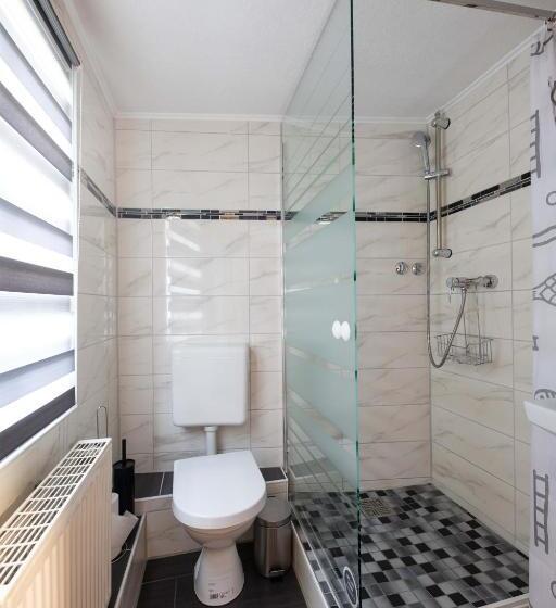 غرفة قياسية فردية, Am Rathaus