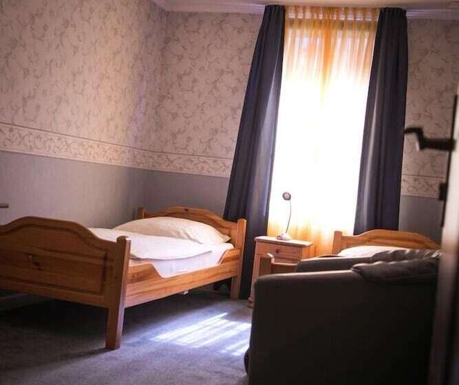 غرفة قياسية فردية, Am Rathaus