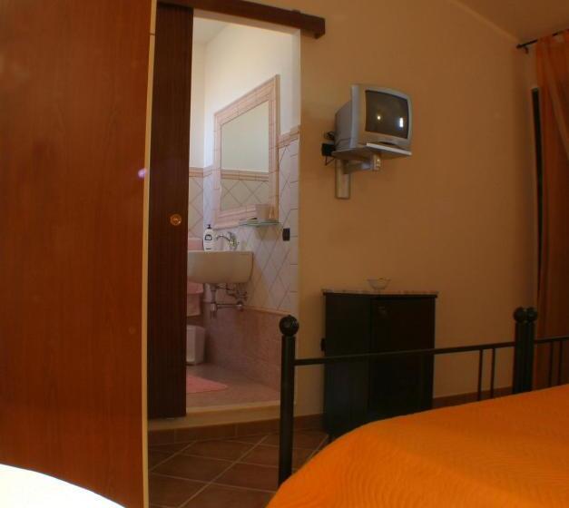 Четырехместный Номер Стандарт с Балконом, B&b Rita E Renzo