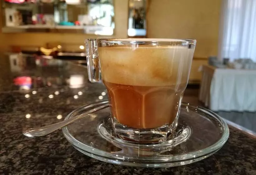 スタンダードトリプルルーム, Del Riale