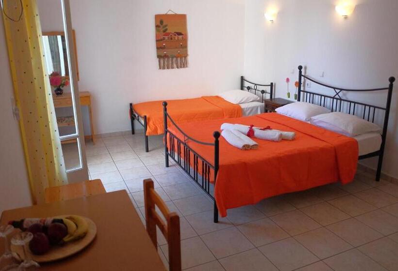 带阳台的三人标准间, Des Roses