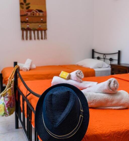 带阳台的三人标准间, Des Roses