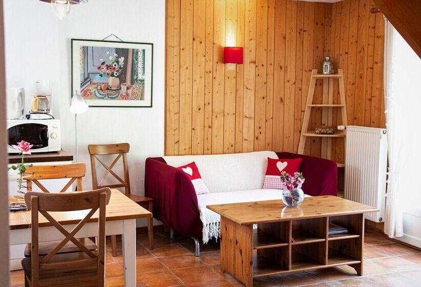 דירת שלושה חדרים, Domaine De Ramonjuan