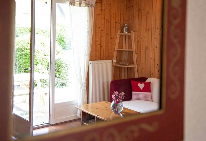 דירת שלושה חדרים, Domaine De Ramonjuan