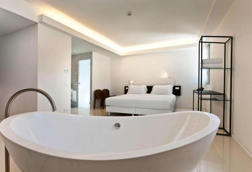 Люкс Кровать Кинг, Aiden By Best Western Jhd Dunant