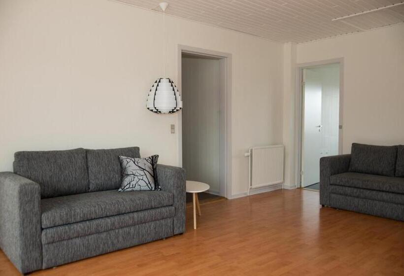 庭の見える１ベッドルームアパートメント, Falken