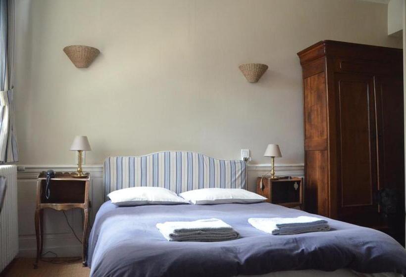 Номер Стандарт, Chambres D Hotes Hostellerie Le Donjon