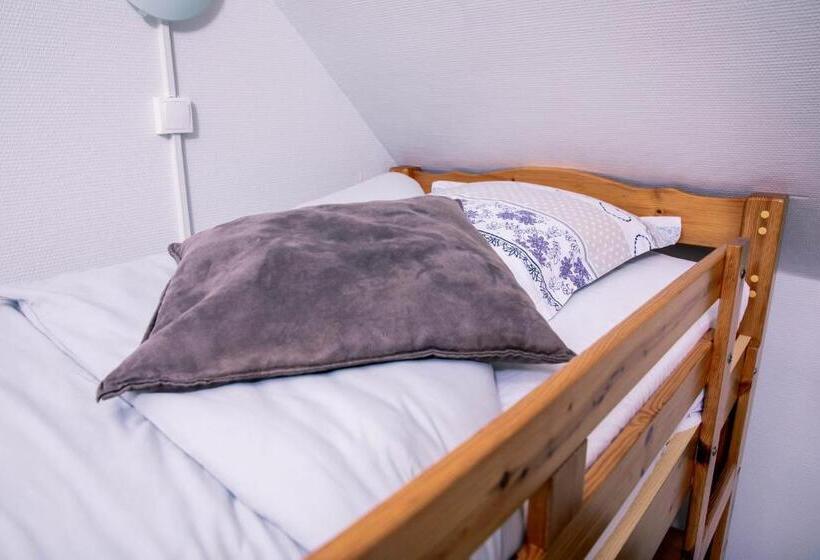 חדר משפחתי, Hôtel Restaurant Domaine De Basil