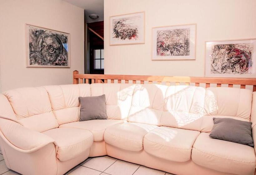 סוויטה משפחתית, Hôtel Restaurant Domaine De Basil