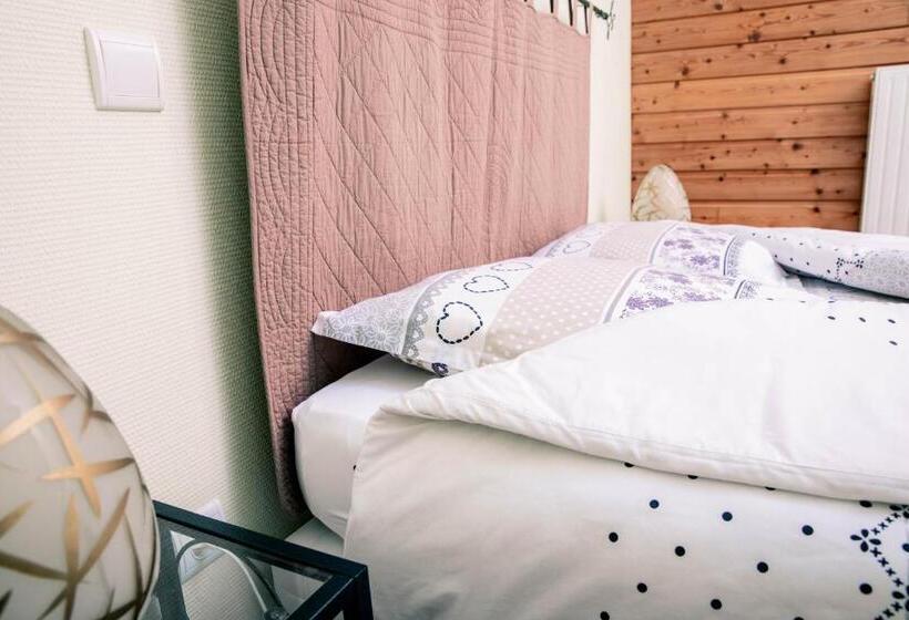 סוויטה משפחתית, Hôtel Restaurant Domaine De Basil