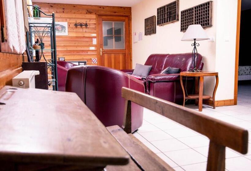 סוויטה משפחתית, Hôtel Restaurant Domaine De Basil