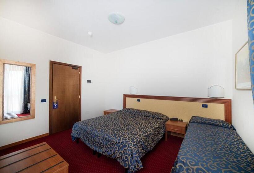 חדר סופריור, Italia & Lombardi