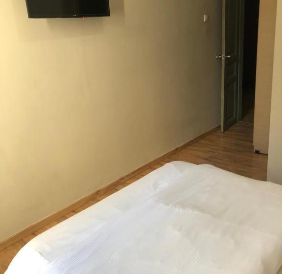 חדר סטנדרט, Kentrikon