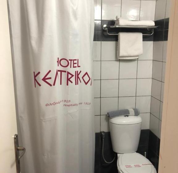 חדר משפחתי, Kentrikon