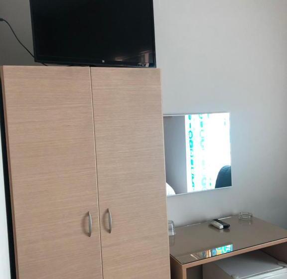 חדר משפחתי, Kentrikon