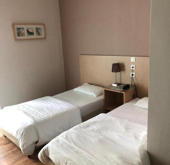 חדר סופריור, Kentrikon