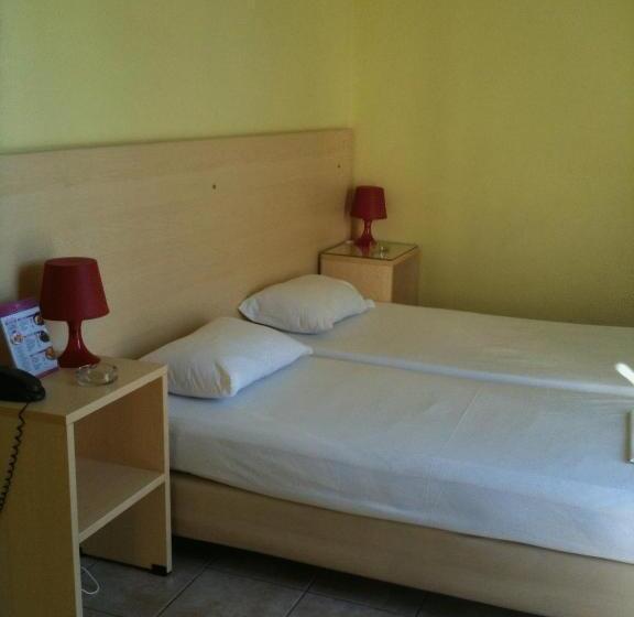 חדר משפחתי, Kentrikon