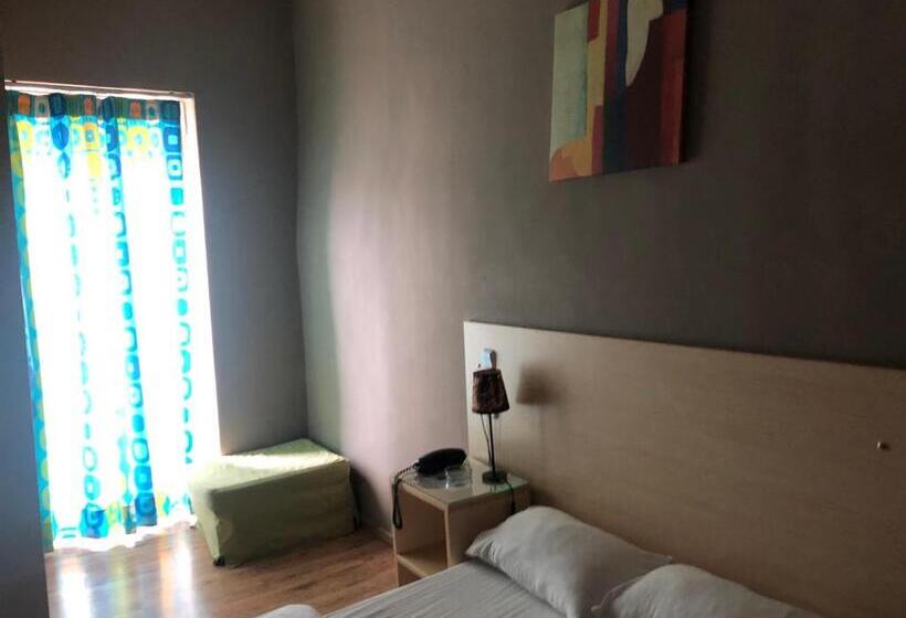 חדר סופריור, Kentrikon